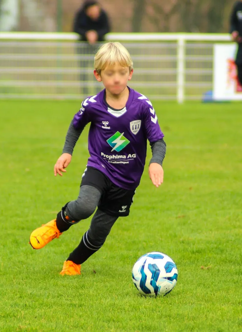Jugendmannschaft mit dem Prophima-Logo auf dem Trikot